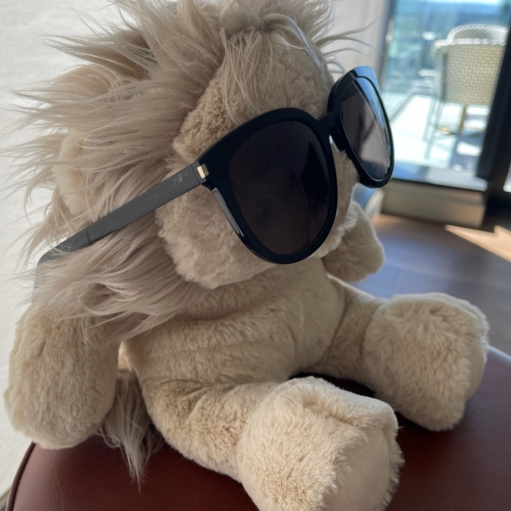 SAINT LAURENT Sunglasses